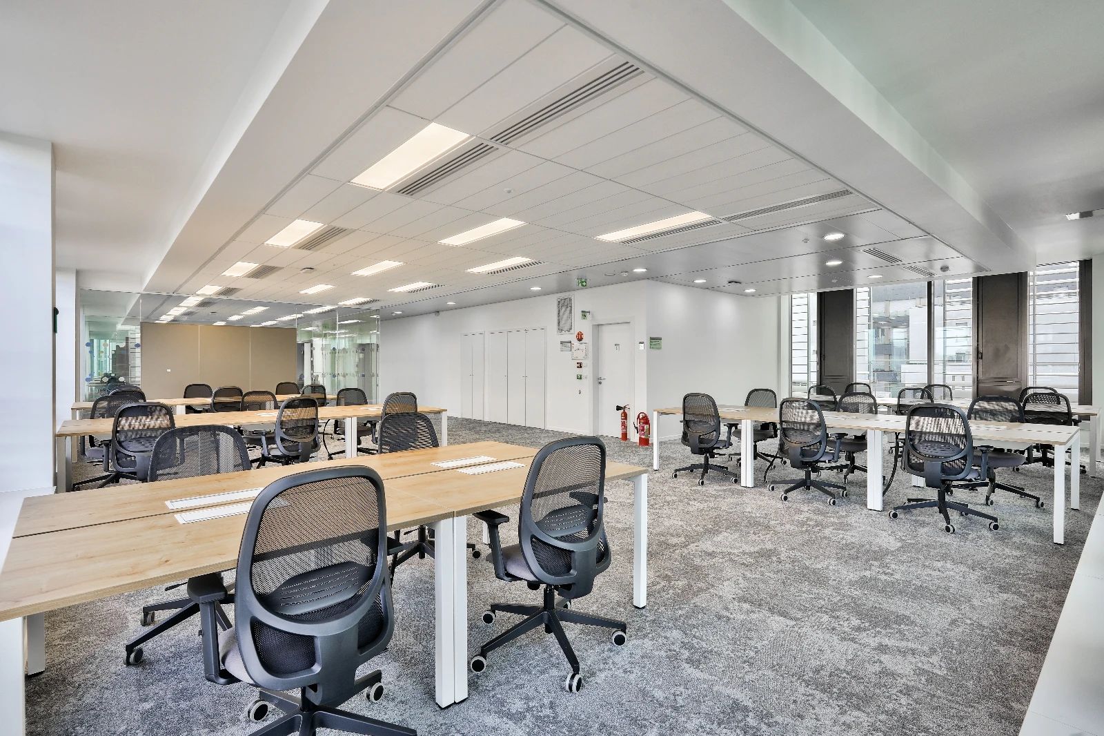 Coworking · 12 à 71 postes · boulevard Macdonald, Paris 19e — photo 12/13