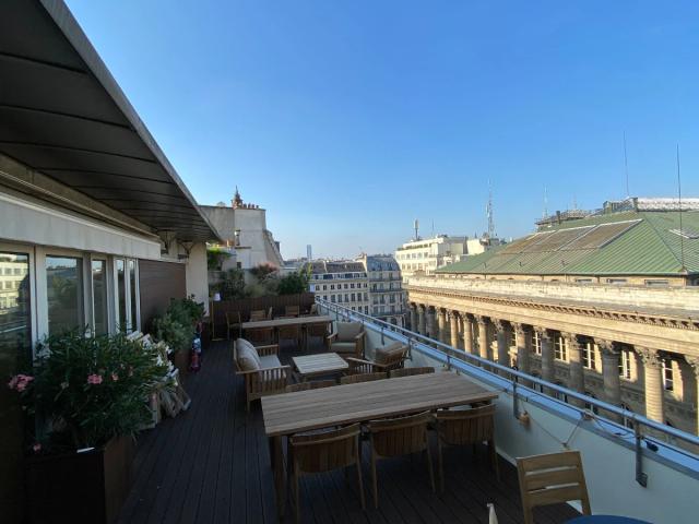 Bureau opéré · 15 à 20 postes · rue Notre-Dame-des-Victoires, Paris 2e — photo 1/2