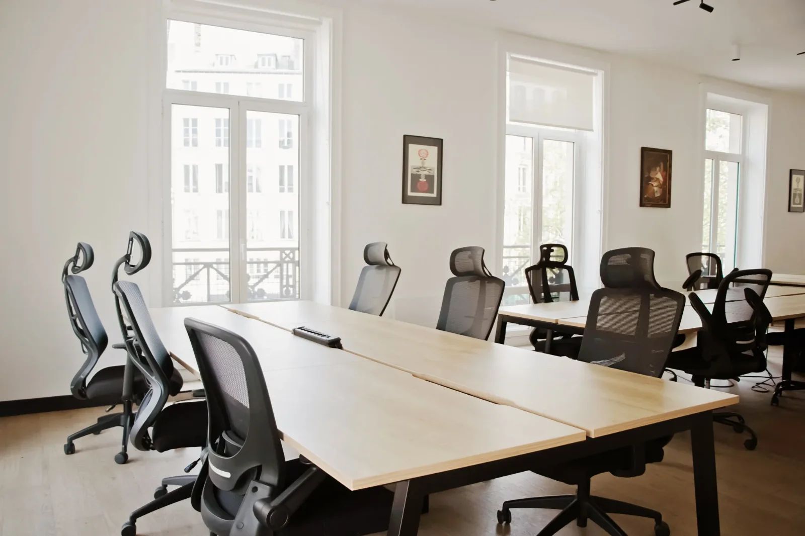 Bureau opéré · 1 à 18 postes · boulevard Saint-Denis, Paris 2e — photo 2/10