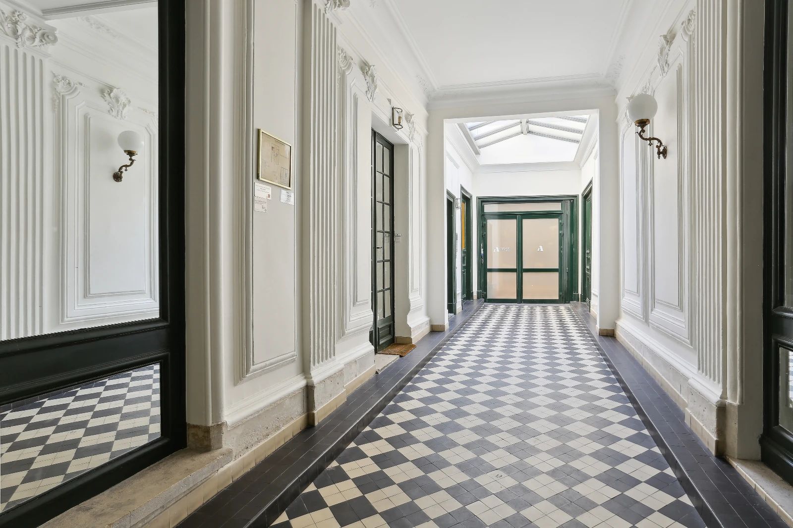 Bureau opéré · 30 à 34 postes · rue de Rennes, Paris 6e — photo 2/19