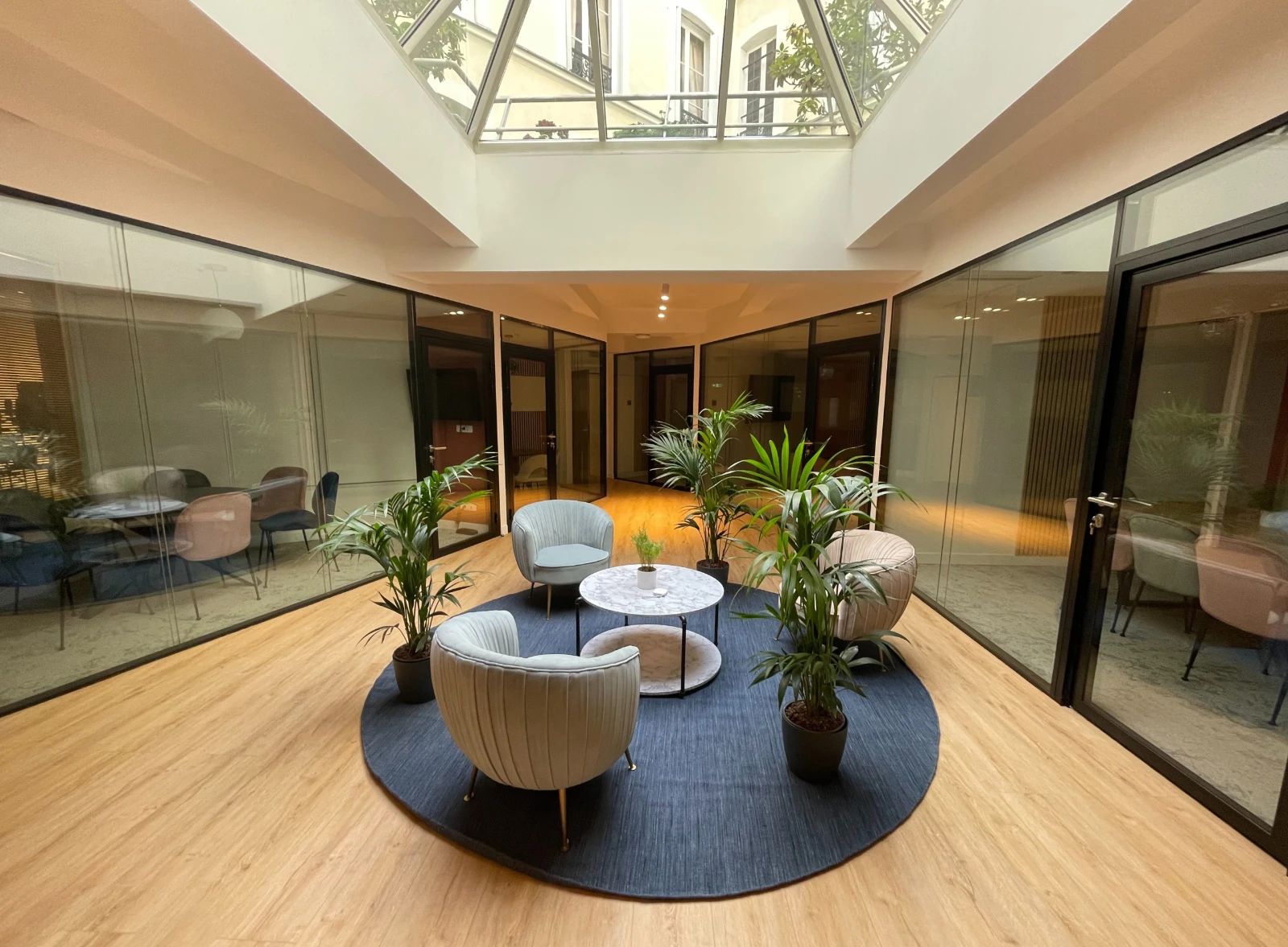 Bureau opéré · 28 à 30 postes · rue de Saint-Pétersbourg, Paris 8e — photo 4/8