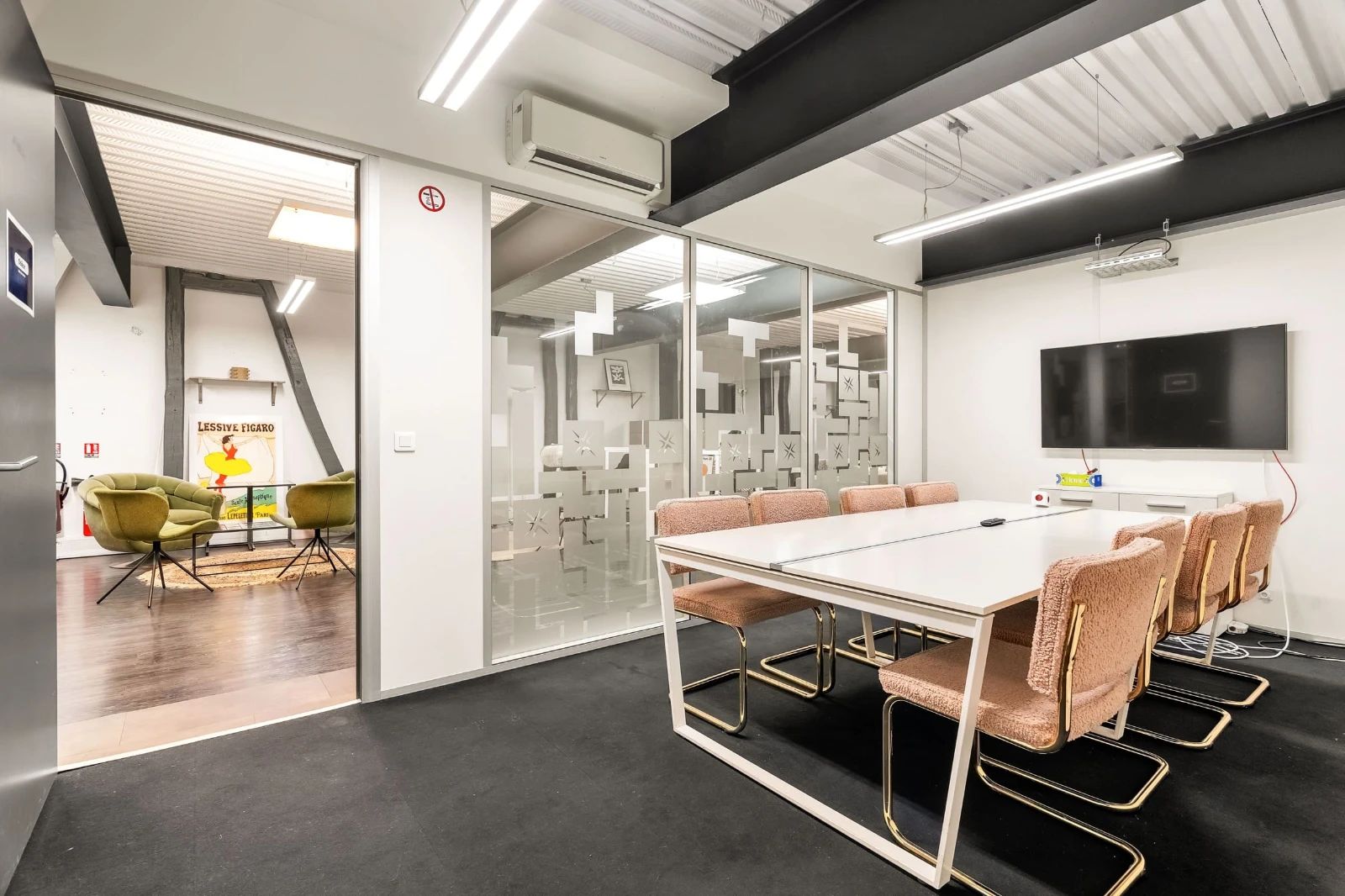 Bureau opéré · 98 postes · boulevard de Strasbourg, Paris 10e — photo 3/21