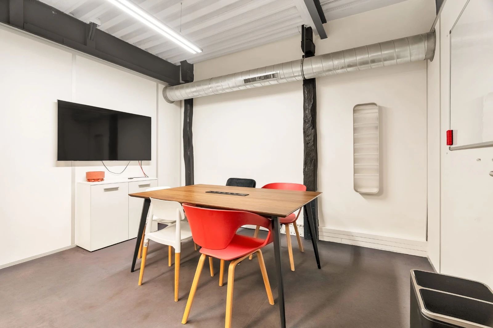 Bureau opéré · 98 postes · boulevard de Strasbourg, Paris 10e — photo 7/21