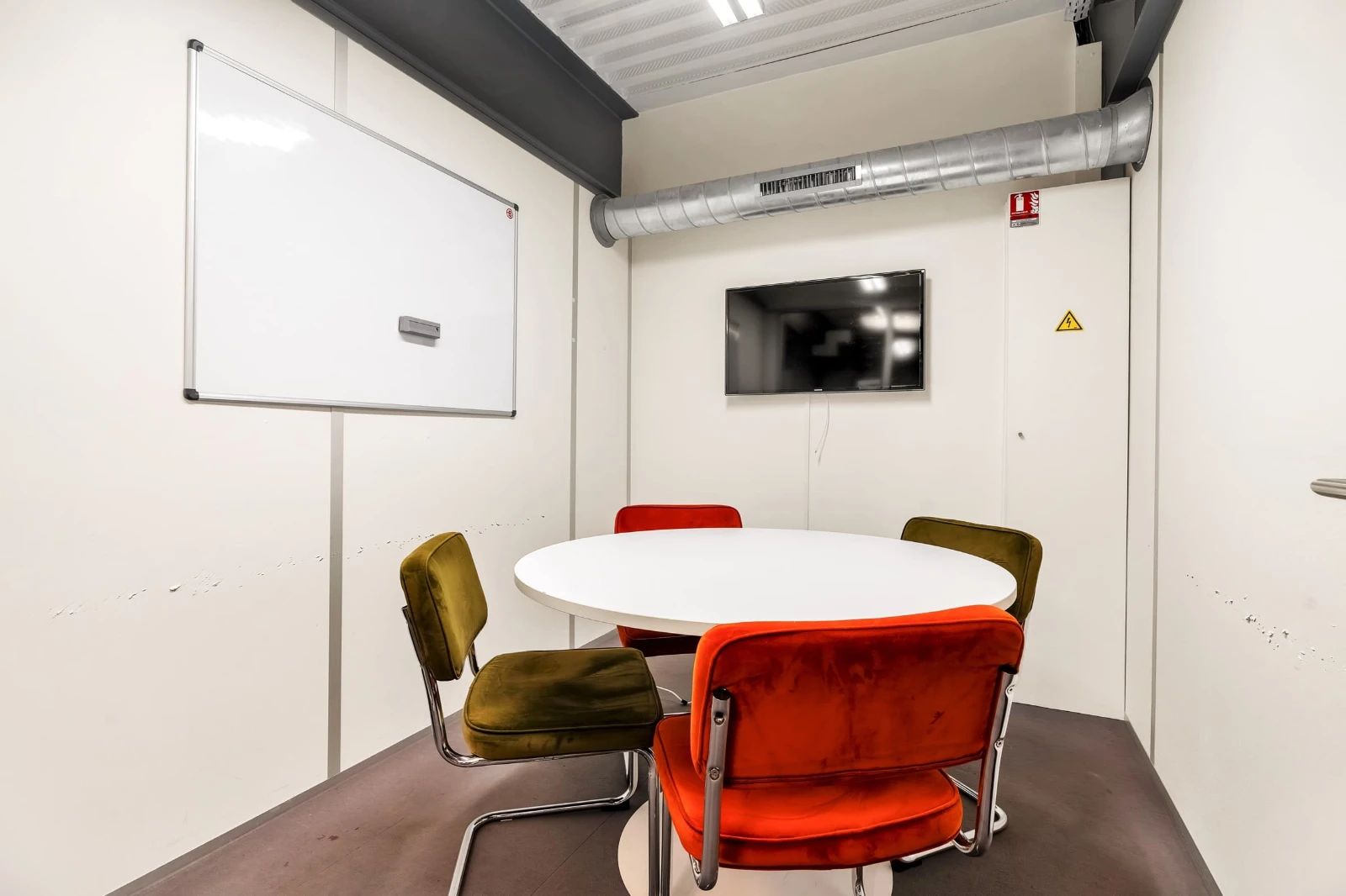 Bureau opéré · 98 postes · boulevard de Strasbourg, Paris 10e — photo 9/21