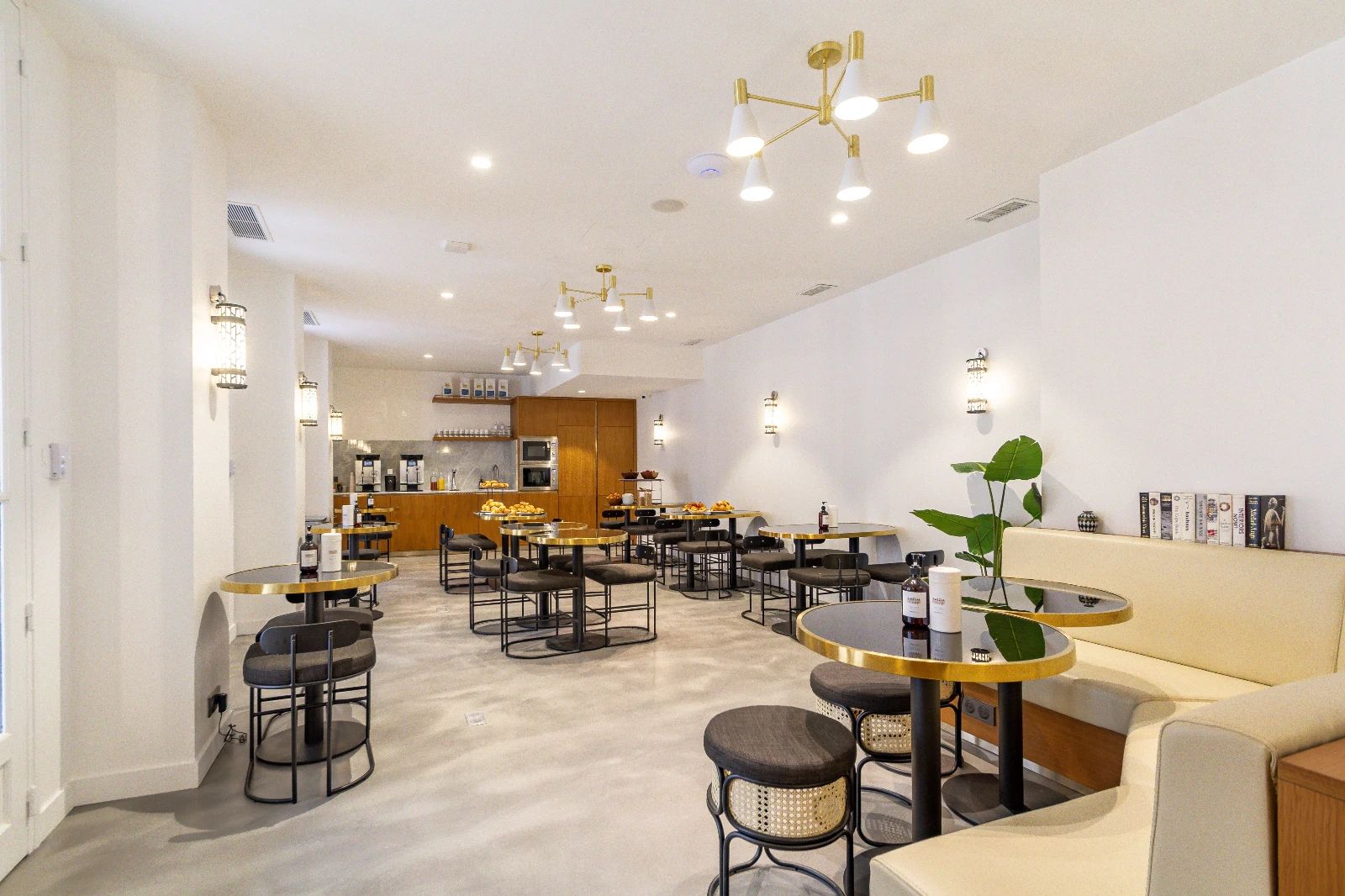 Coworking · 1 à 400 postes · rue Taitbout, Paris 9e — photo 6/27