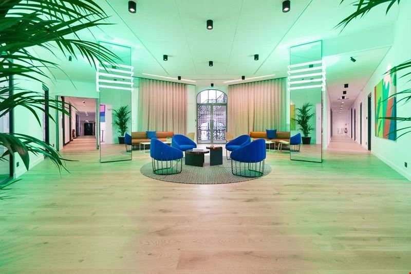 Coworking · 1 à 600 postes · avenue des Champs-Élysées, Paris 8e — photo 2/13