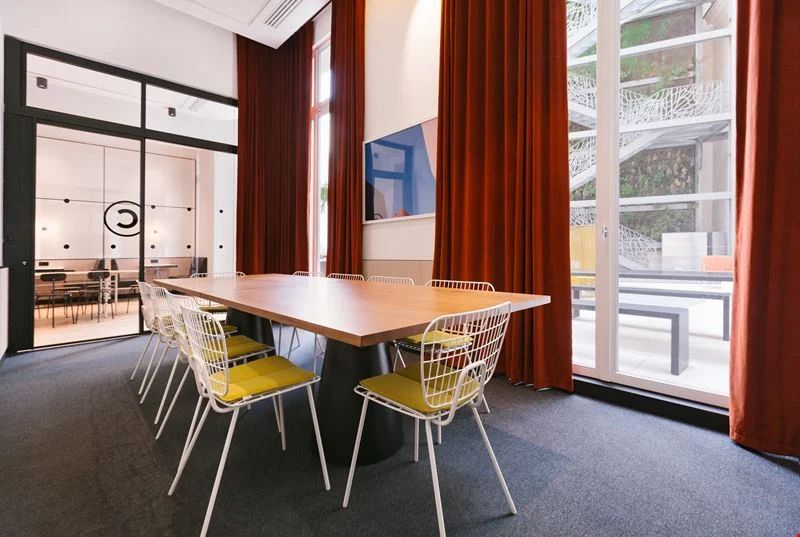 Coworking · 1 à 600 postes · avenue des Champs-Élysées, Paris 8e — photo 10/13