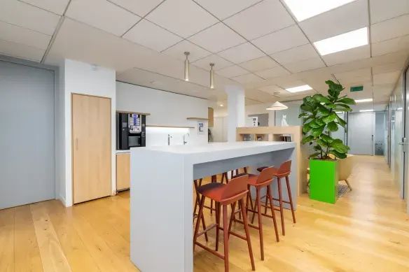 Coworking · 1 à 140 postes · rue Saint-Fiacre, Paris 2e — photo 4/9