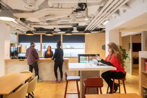 Coworking · 1 à 140 postes · rue Saint-Fiacre, Paris 2e — photo 9/9