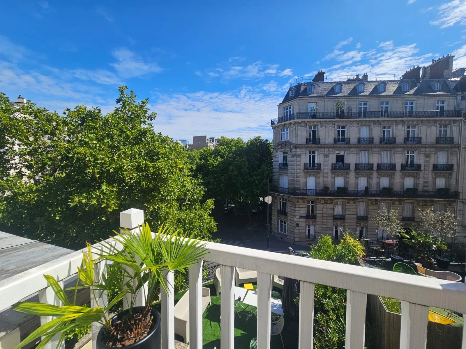Bureau opéré · 24 à 28 postes · rue Alphonse de Neuville, Paris 17e — photo 2/12