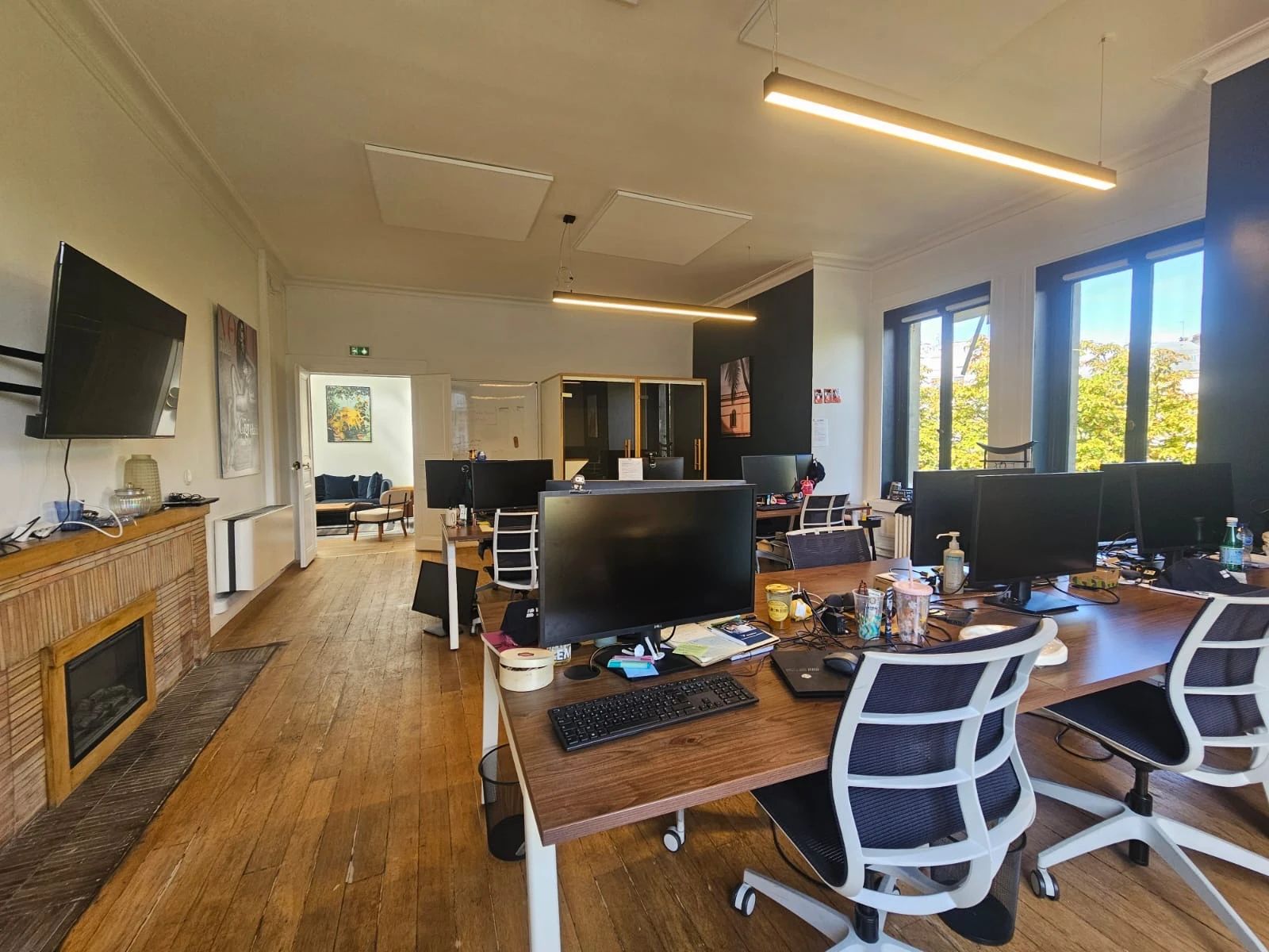 Bureau opéré · 24 à 28 postes · rue Alphonse de Neuville, Paris 17e — photo 3/12