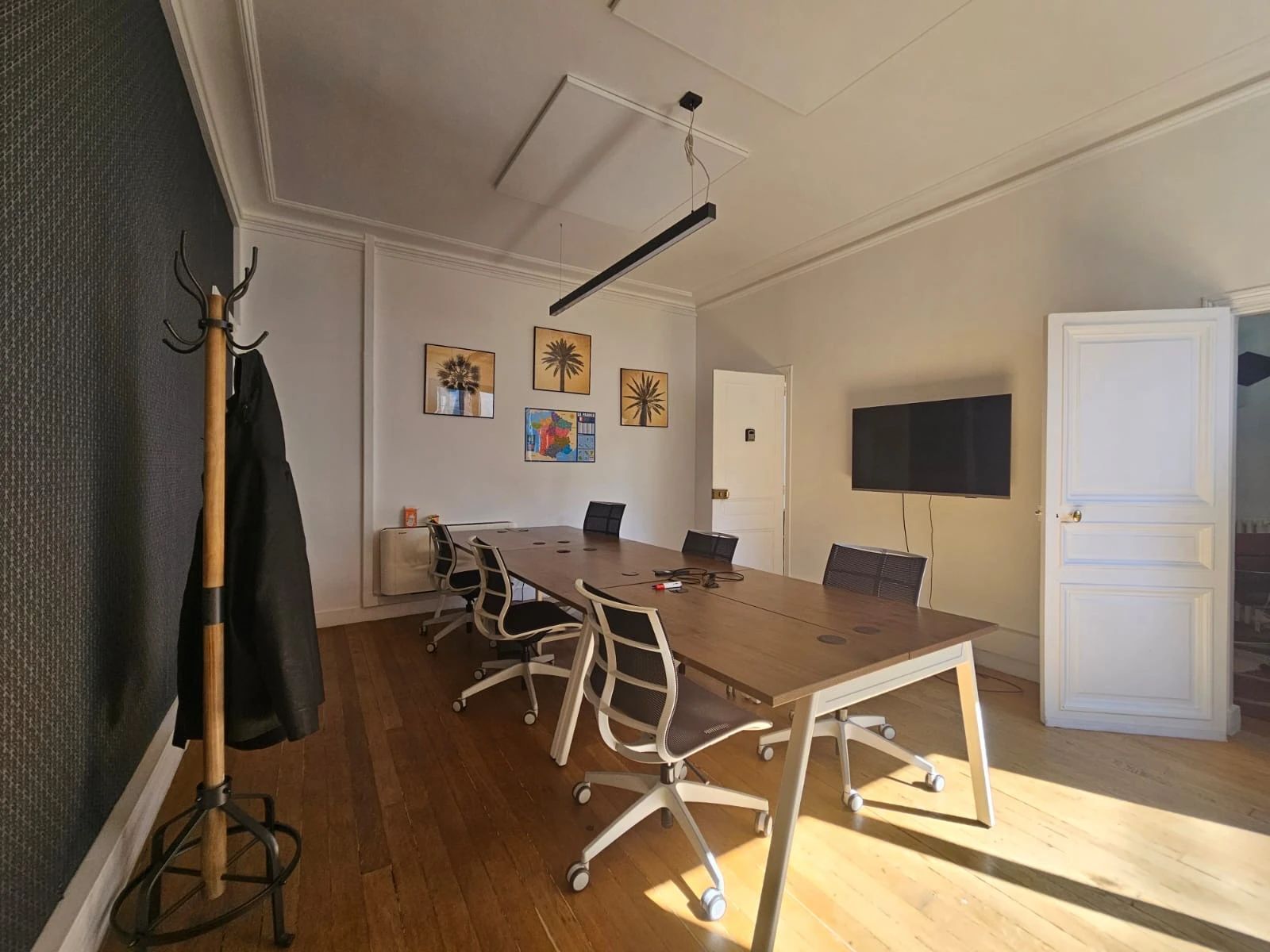 Bureau opéré · 24 à 28 postes · rue Alphonse de Neuville, Paris 17e — photo 7/12