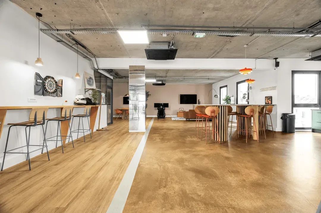 Bureau opéré · 30 à 38 postes · rue Adam Ledoux, Courbevoie — photo 3/8