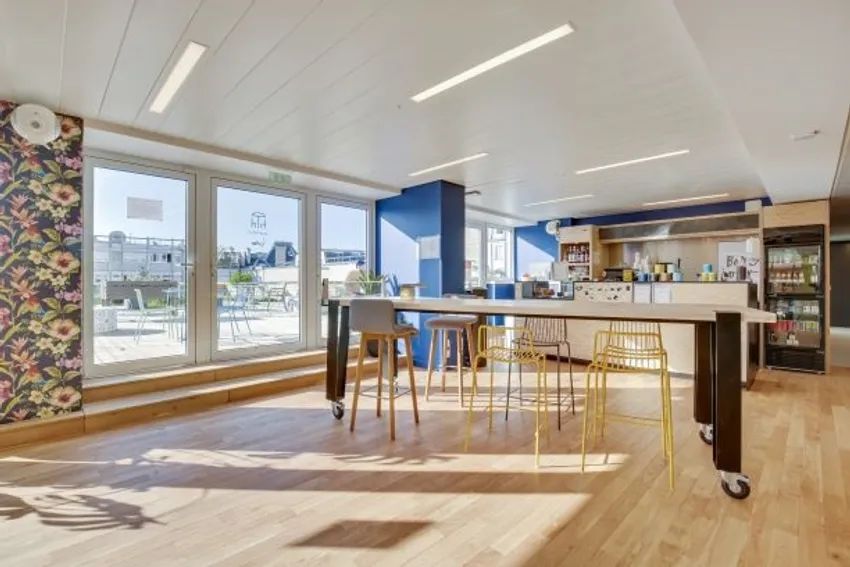 Coworking · 1 à 560 postes · rue Washington, Paris 8e — photo 2/8