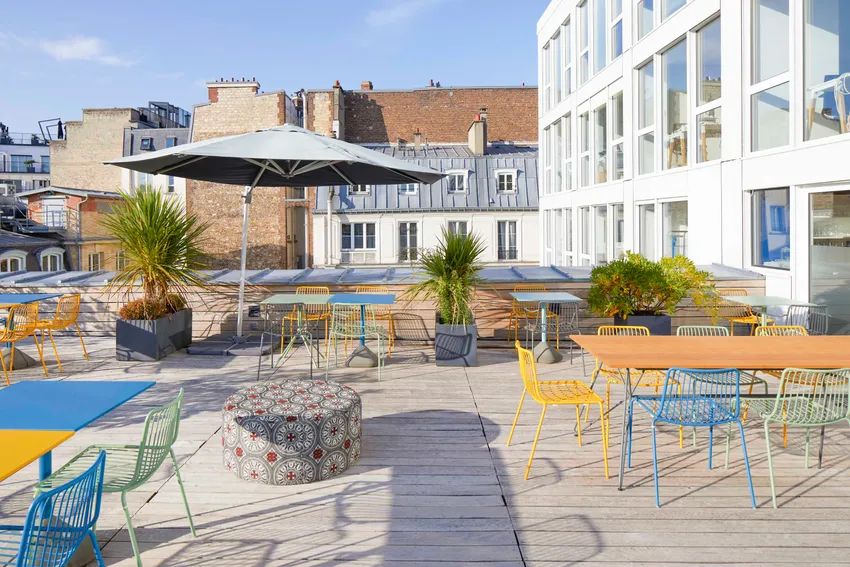 Coworking · 1 à 560 postes · rue Washington, Paris 8e — photo 7/8
