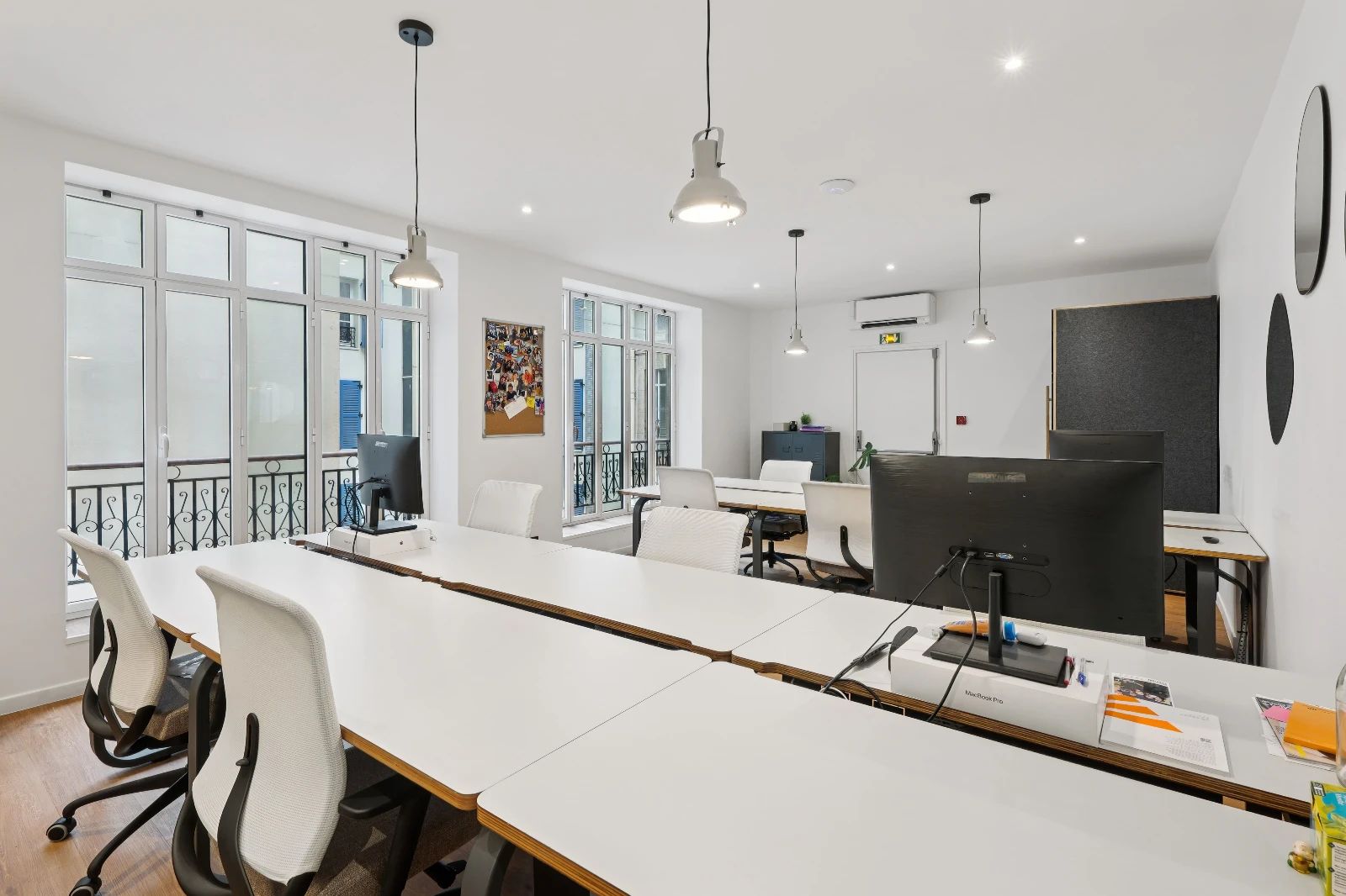 Bureau opéré · 12 à 18 postes · rue du Faubourg Poissonnière, Paris 10e · 100 m² — photo 10/15