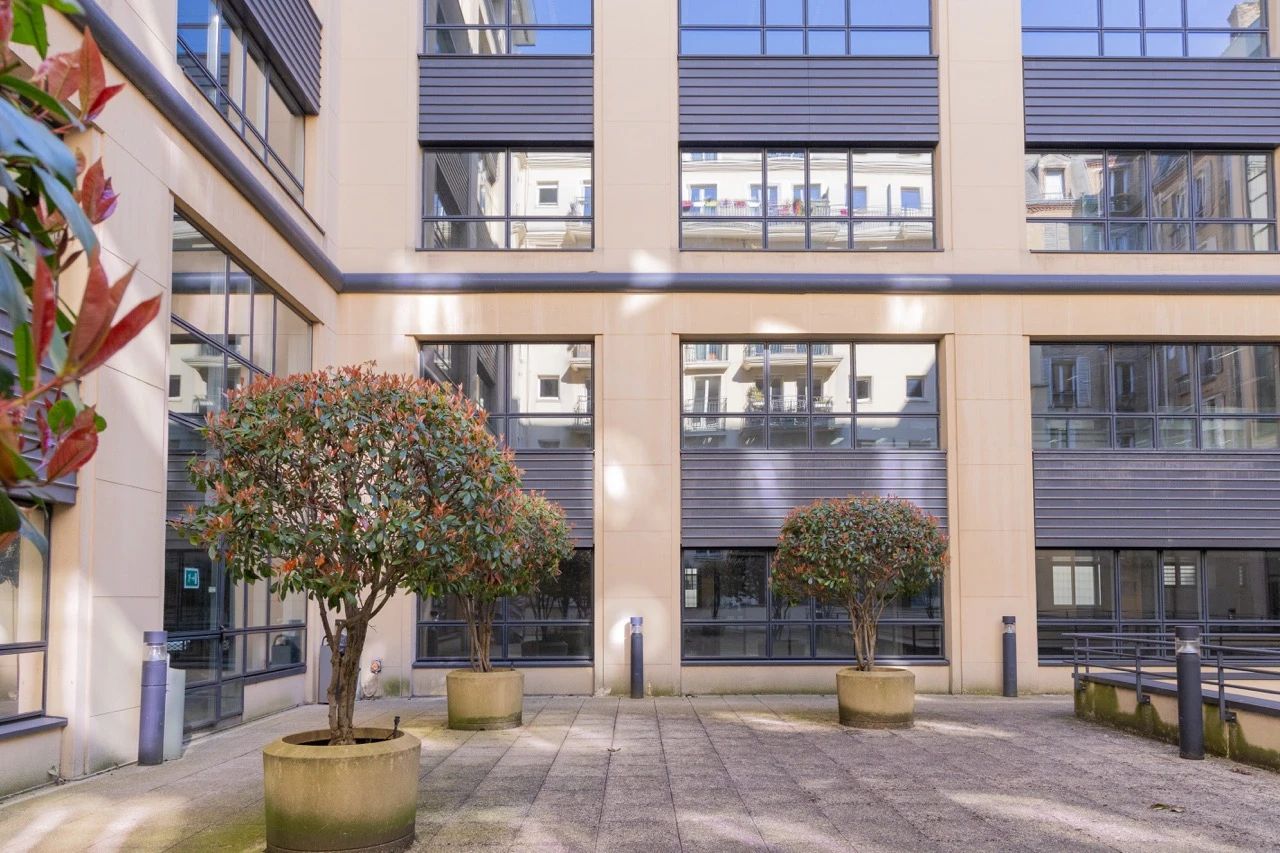 Coworking · 1344 postes · rue de Sofia, Paris 18e — photo 2/11