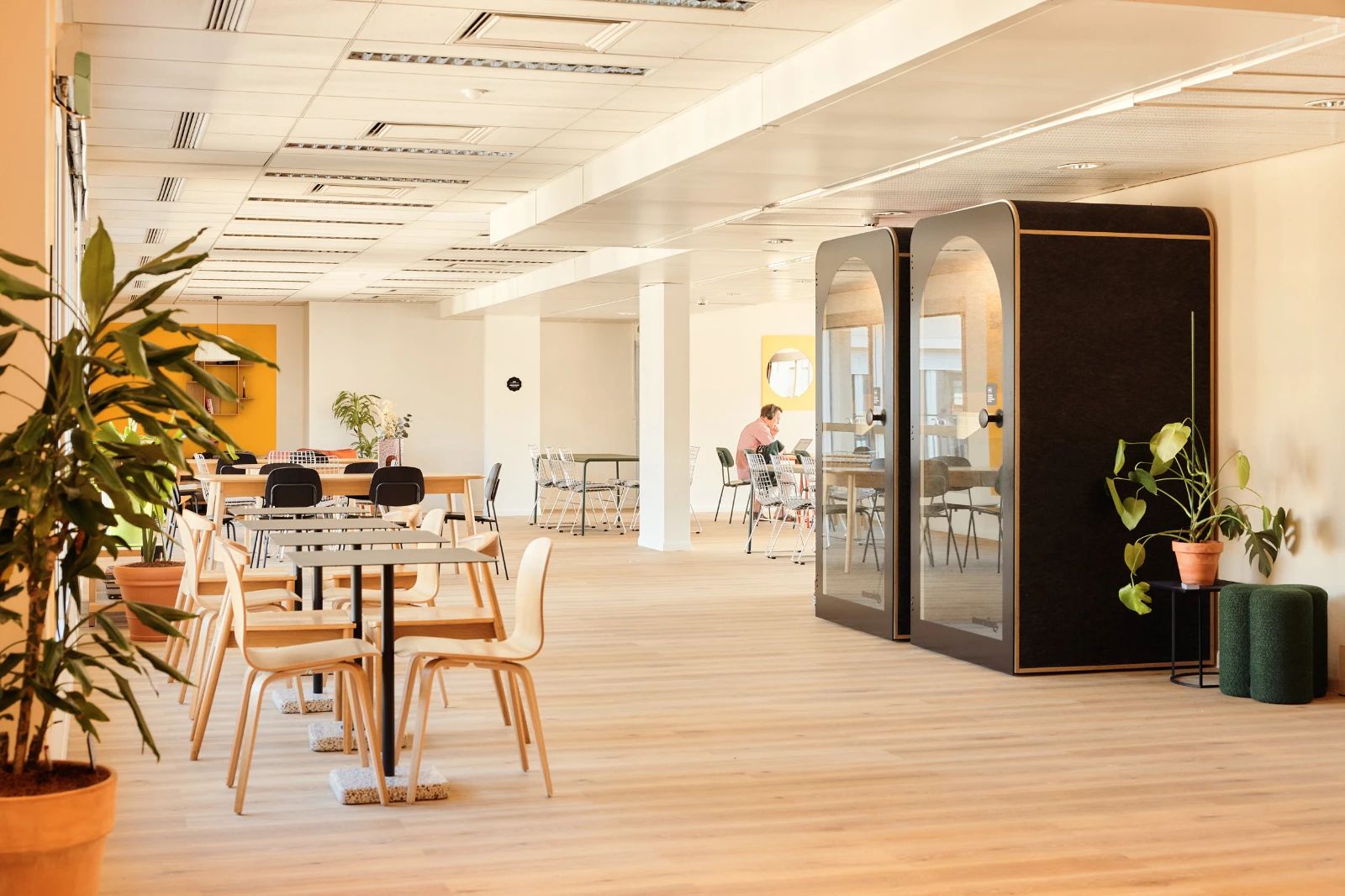 Coworking · 1344 postes · rue de Sofia, Paris 18e — photo 10/11