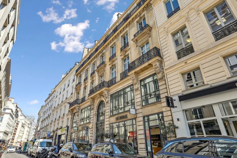 Bureau opéré · 15 à 20 postes · rue du Faubourg Poissonnière, Paris 10e — photo 1/6