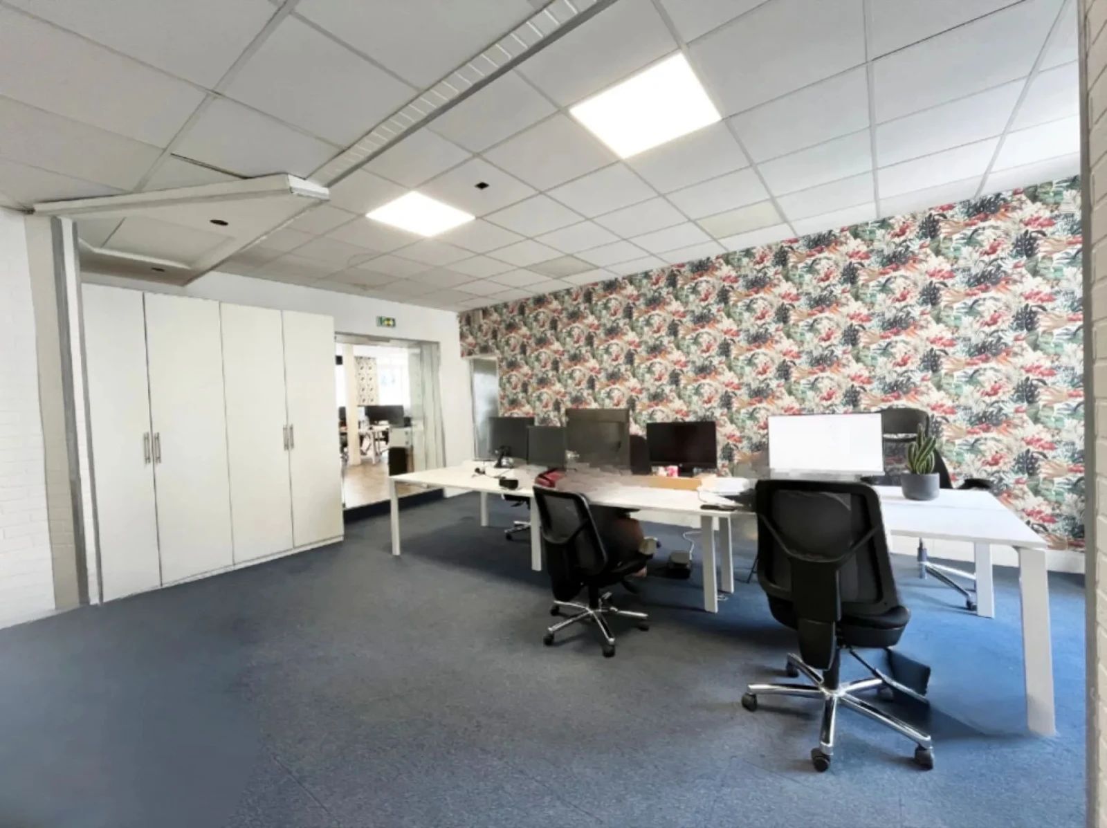 Bureau opéré · 12 à 20 postes · rue d'Aboukir, Paris 2e — photo 2/4