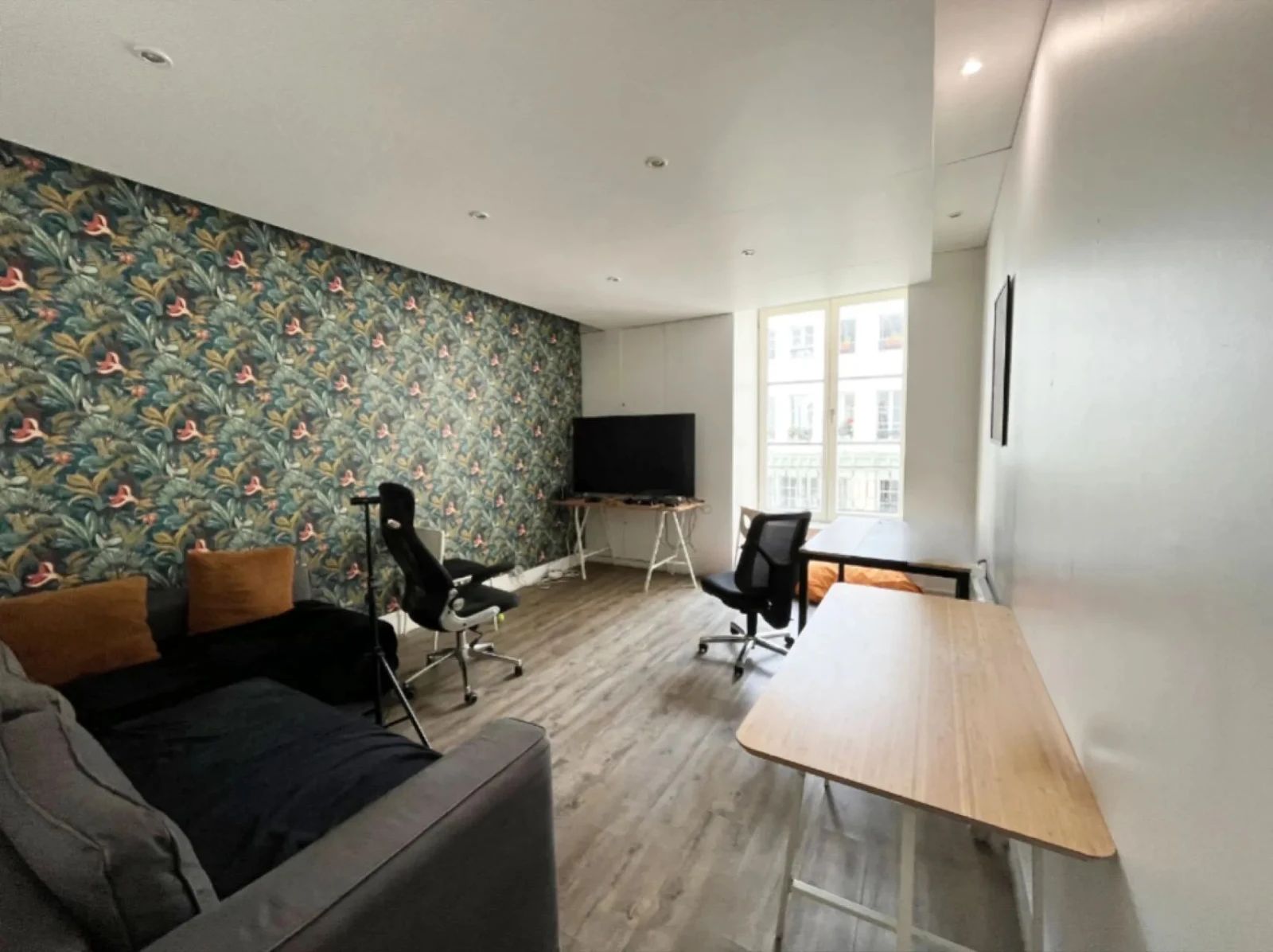 Bureau opéré · 12 à 20 postes · rue d'Aboukir, Paris 2e — photo 3/4