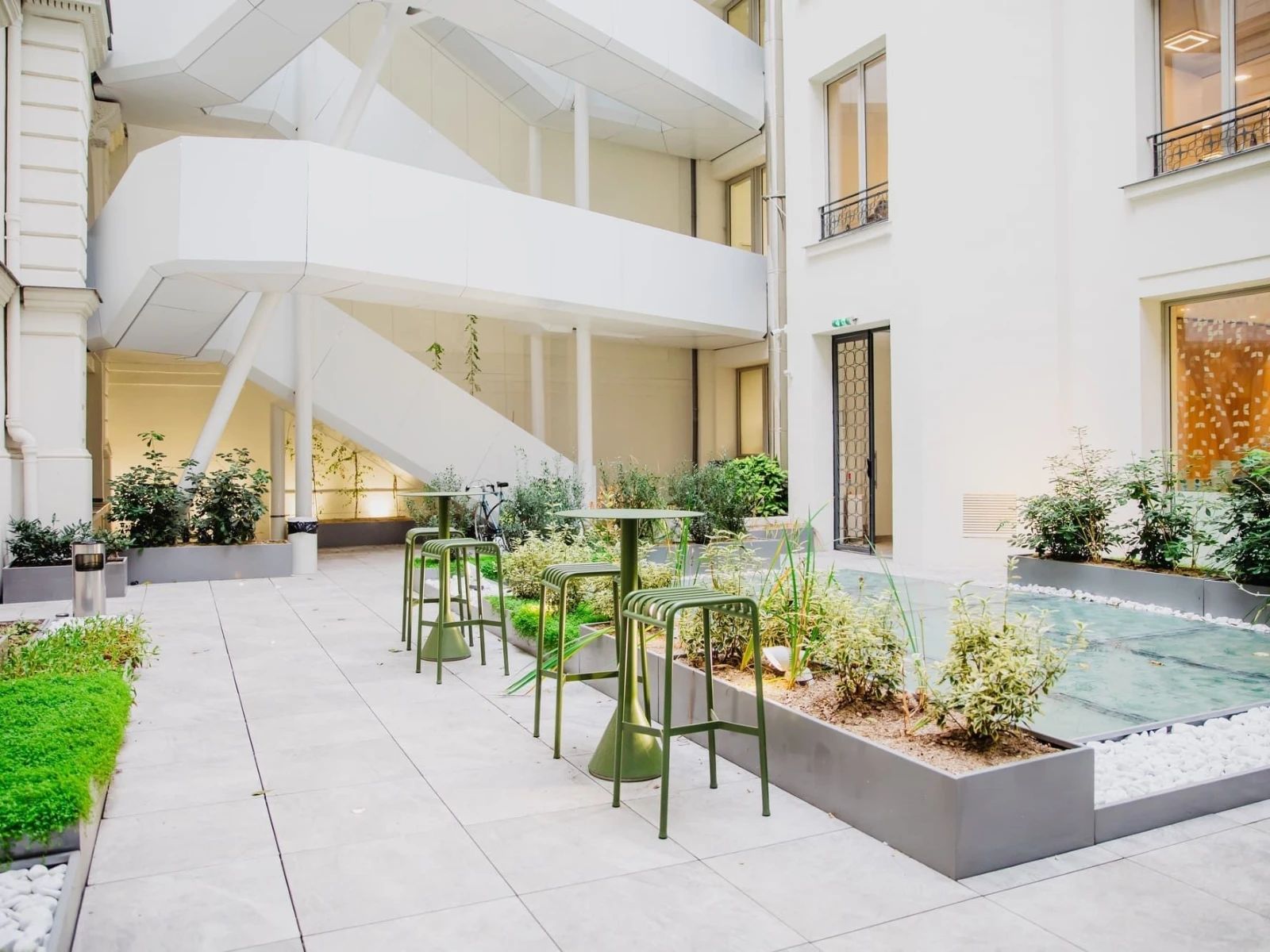 Coworking · 1 à 500 postes · rue de Londres, Paris 8e — photo 7/9