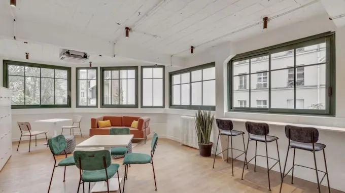 Bureau opéré · 50 à 60 postes · rue Clavel, Paris 19e — photo 8/10
