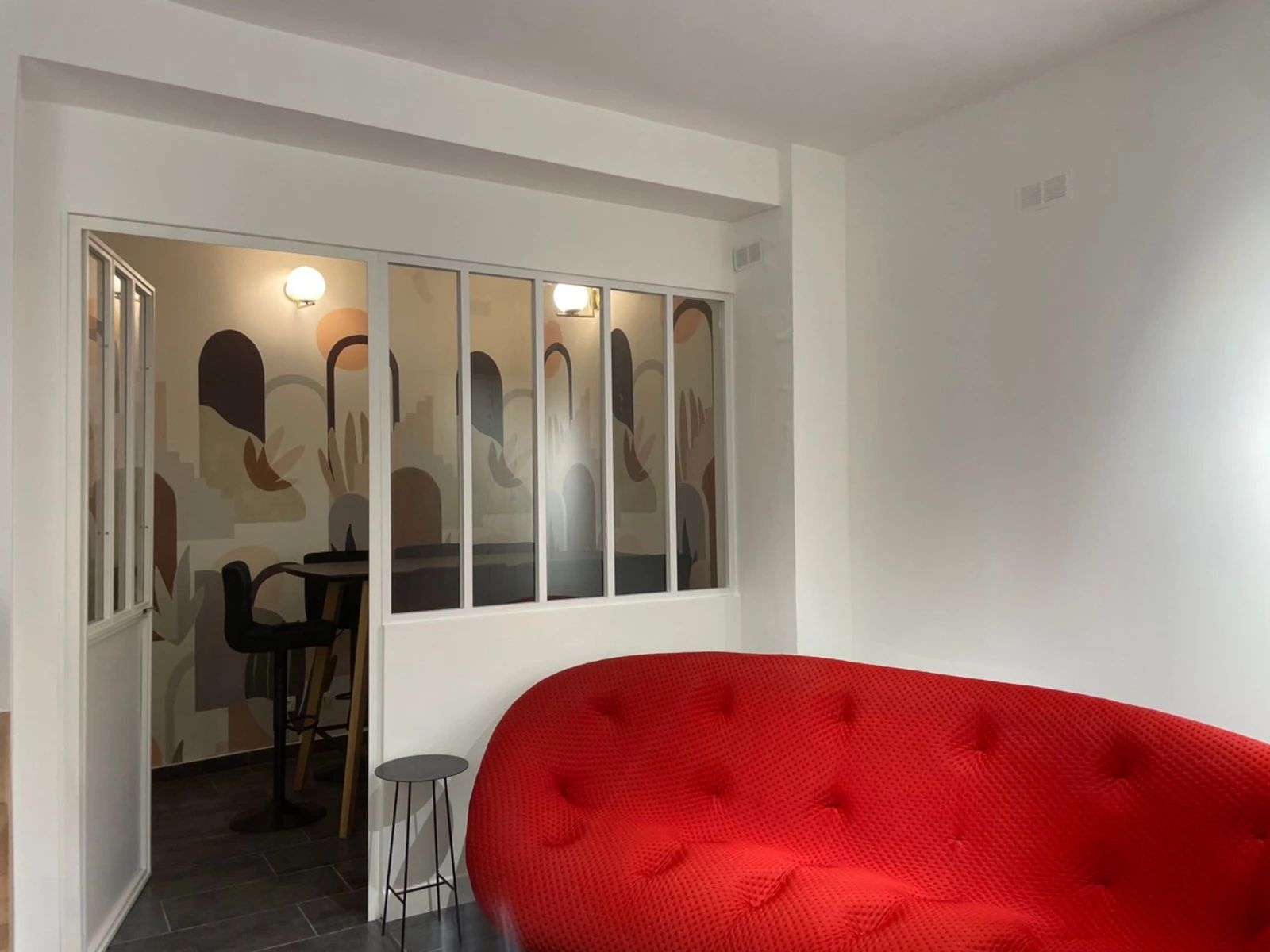 Bureau opéré · 1 à 8 postes · rue des Petites-Écuries, Paris 10e — photo 4/8