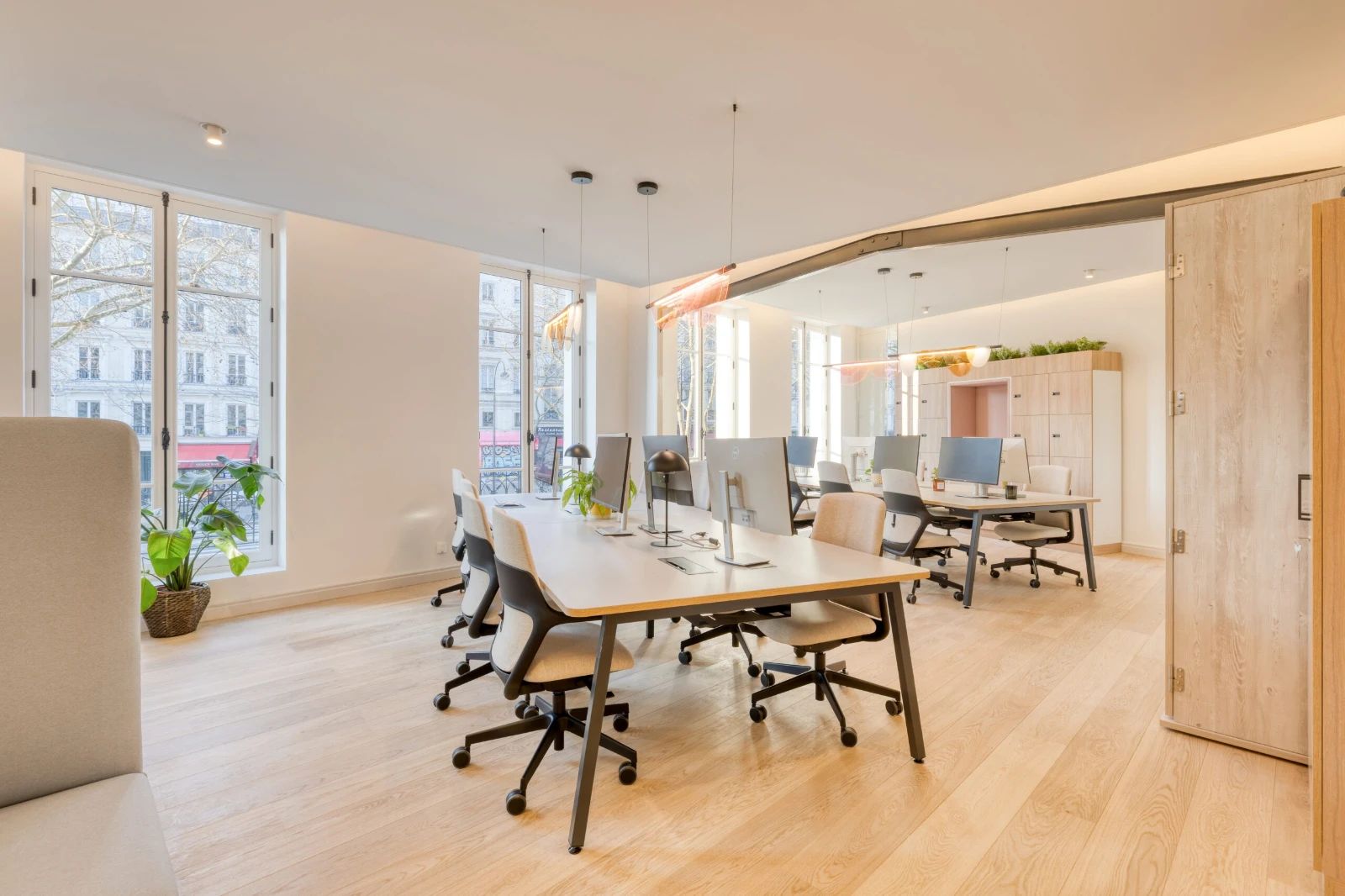 Bureau opéré · 1 à 28 postes · rue René Boulanger, Paris 10e — photo 3/7