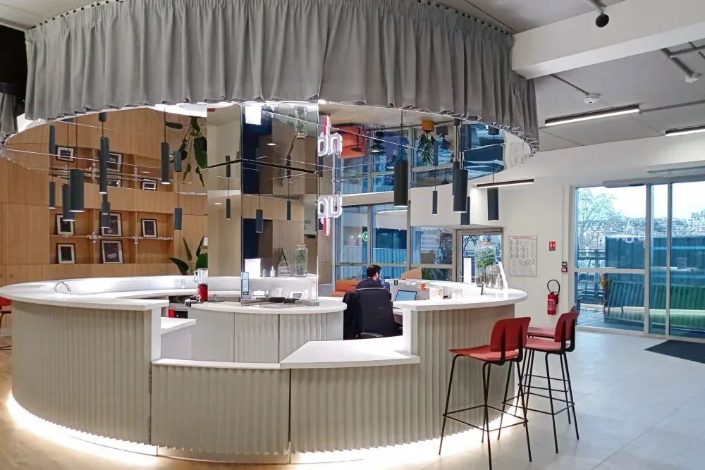 Coworking · 1 à 150 postes · boulevard Romain Rolland, Paris 14e — photo 2/7