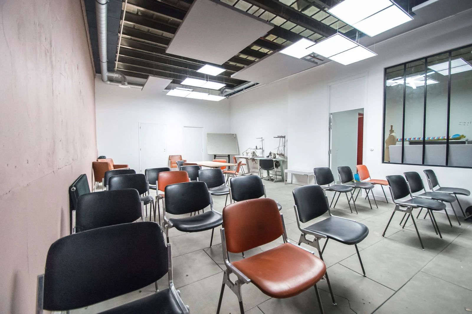 Coworking · 43 postes · rue Martel, Paris 10e — photo 2/15