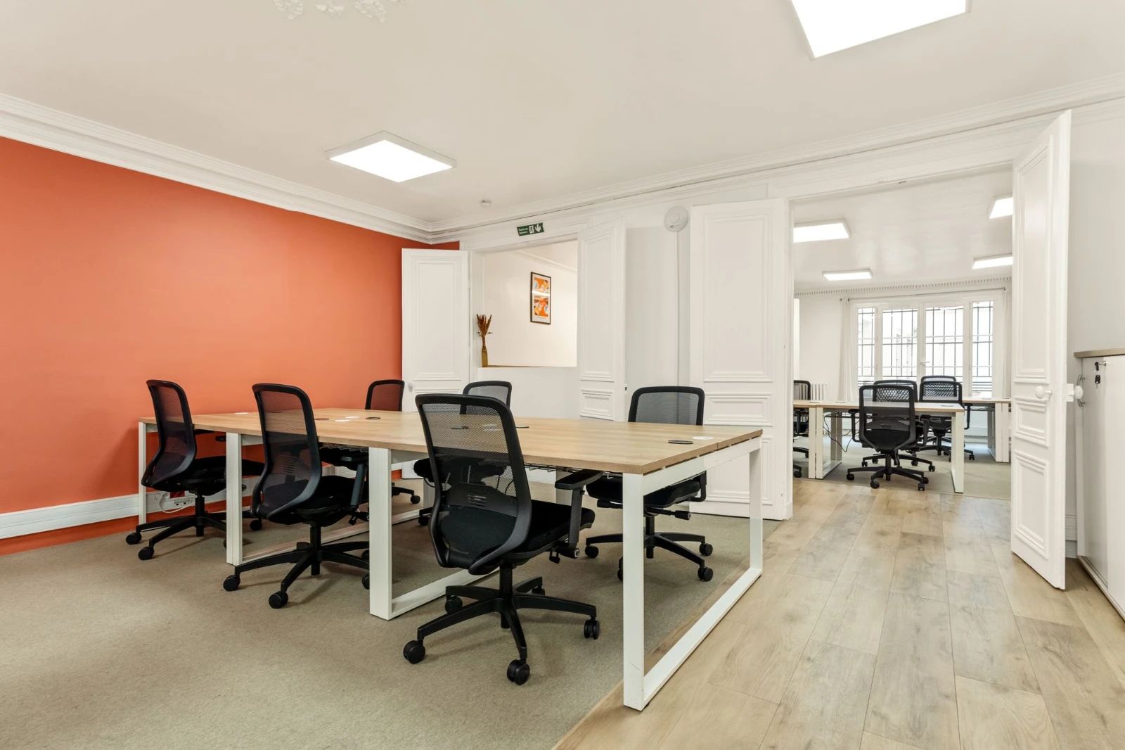 Bureau opéré · 20 à 25 postes · rue du Faubourg Poissonnière, Paris 10e — photo 8/11