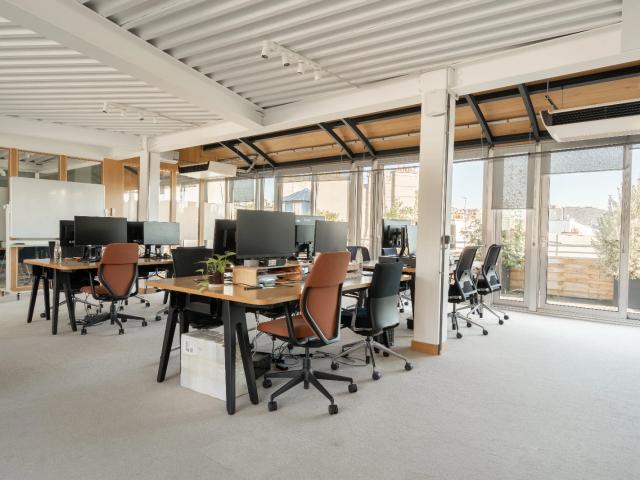 Bureau opéré · 55 à 64 postes · rue Notre-Dame-des-Victoires, Paris 2e — photo 1/6