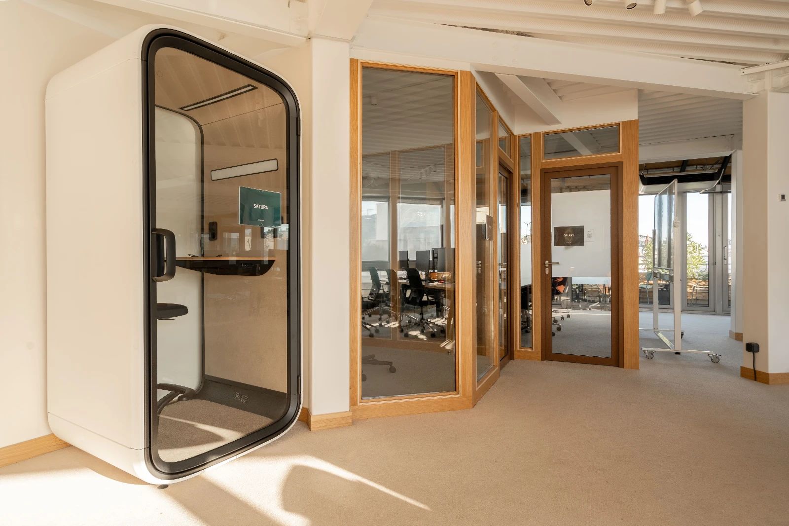 Bureau opéré · 55 à 64 postes · rue Notre-Dame-des-Victoires, Paris 2e — photo 8/32