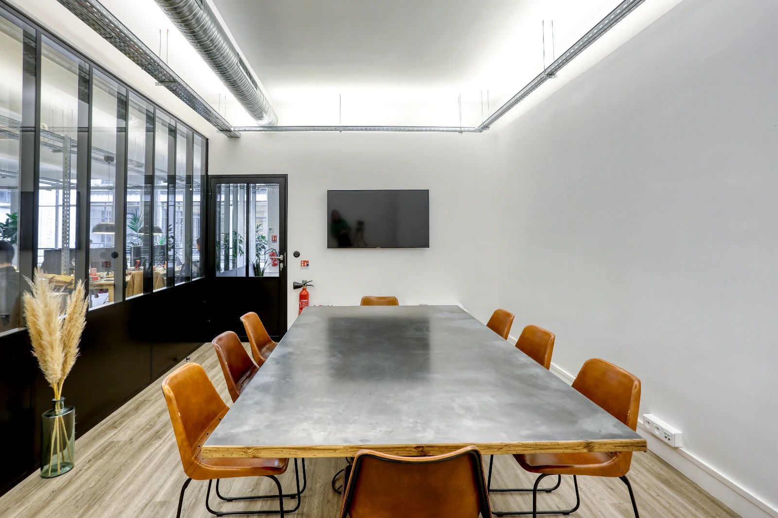 Bureau opéré · 40 à 65 postes · rue des Jeûneurs, Paris 2e — photo 3/8