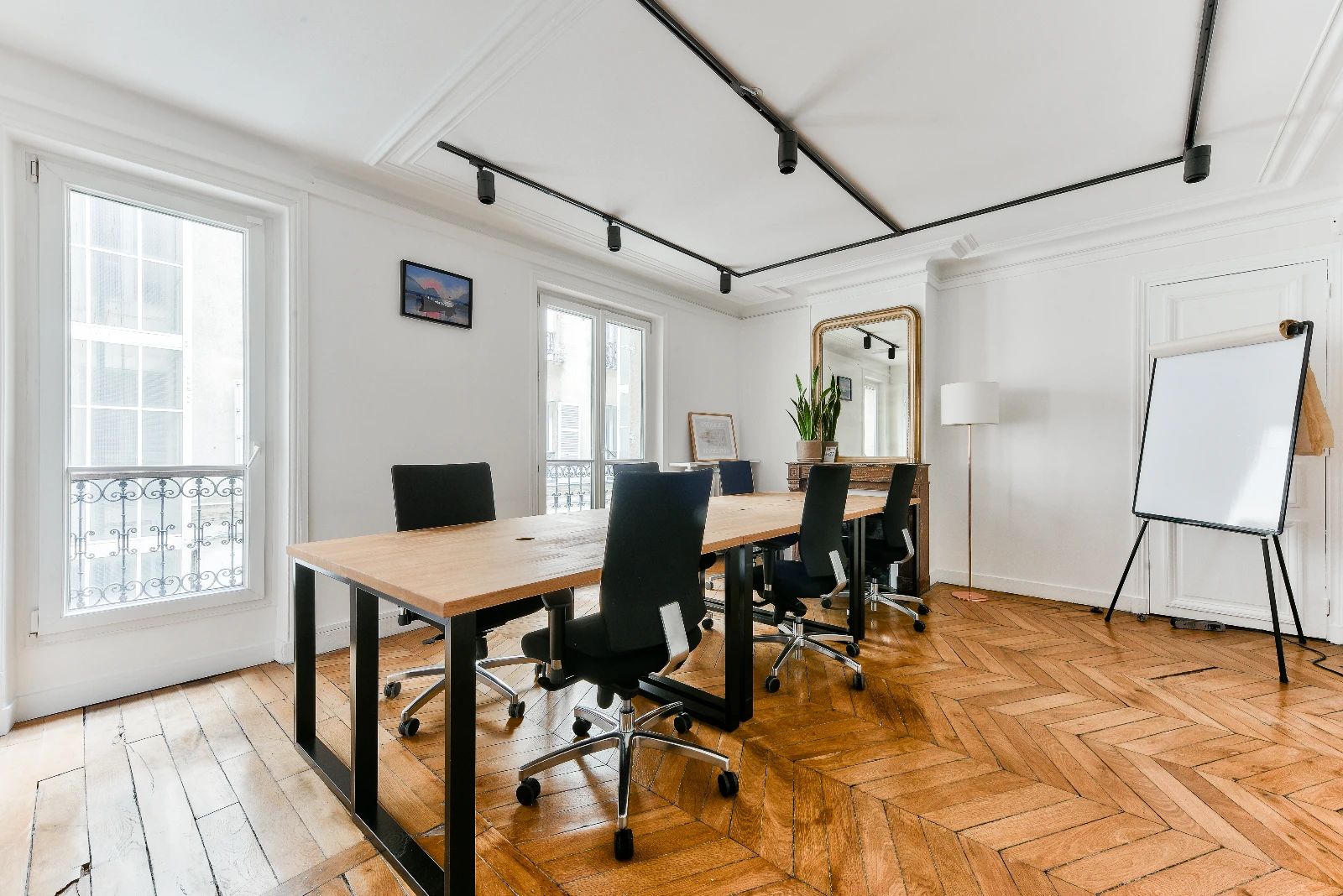 Bureau opéré · 20 à 25 postes · rue de Belzunce, Paris 10e — photo 2/7