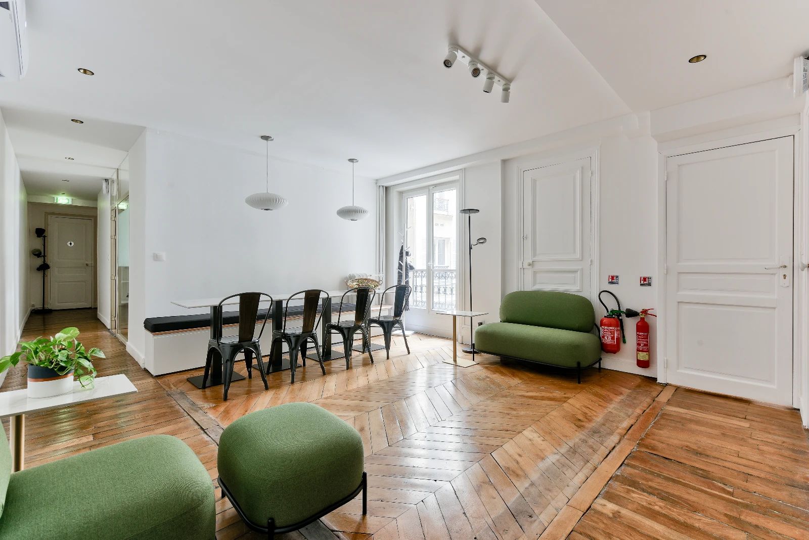 Bureau opéré · 20 à 25 postes · rue de Belzunce, Paris 10e — photo 3/7