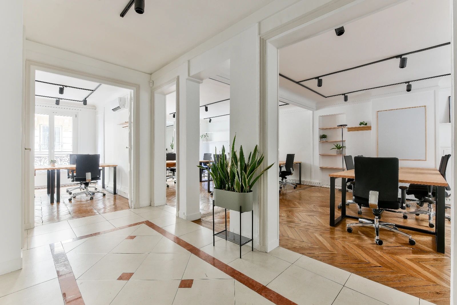 Bureau opéré · 20 à 25 postes · rue de Belzunce, Paris 10e — photo 6/7