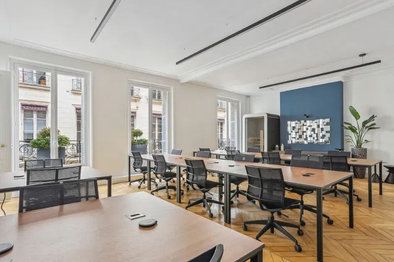 Bureau opéré · 26 à 36 postes · rue du Mail, Paris 2e — photo 3/17
