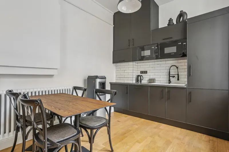 Bureau opéré · 26 à 36 postes · rue du Mail, Paris 2e — photo 8/17