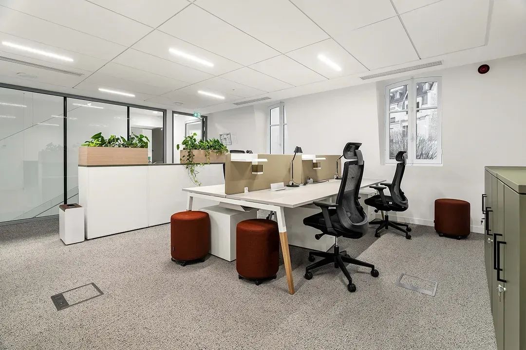 Bureau opéré · 10 à 14 postes · avenue de Villiers, Paris 17e — photo 6/8