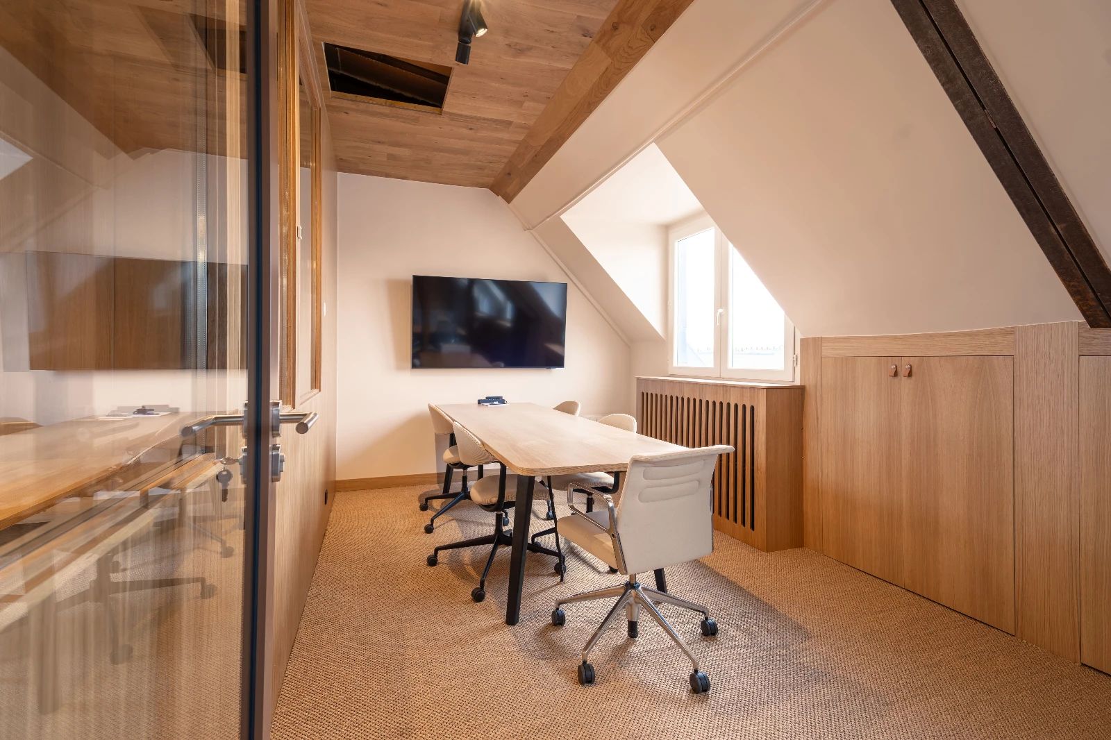 Bureau opéré · 1 à 14 postes · rue d'Uzès, Paris 2e — photo 2/17