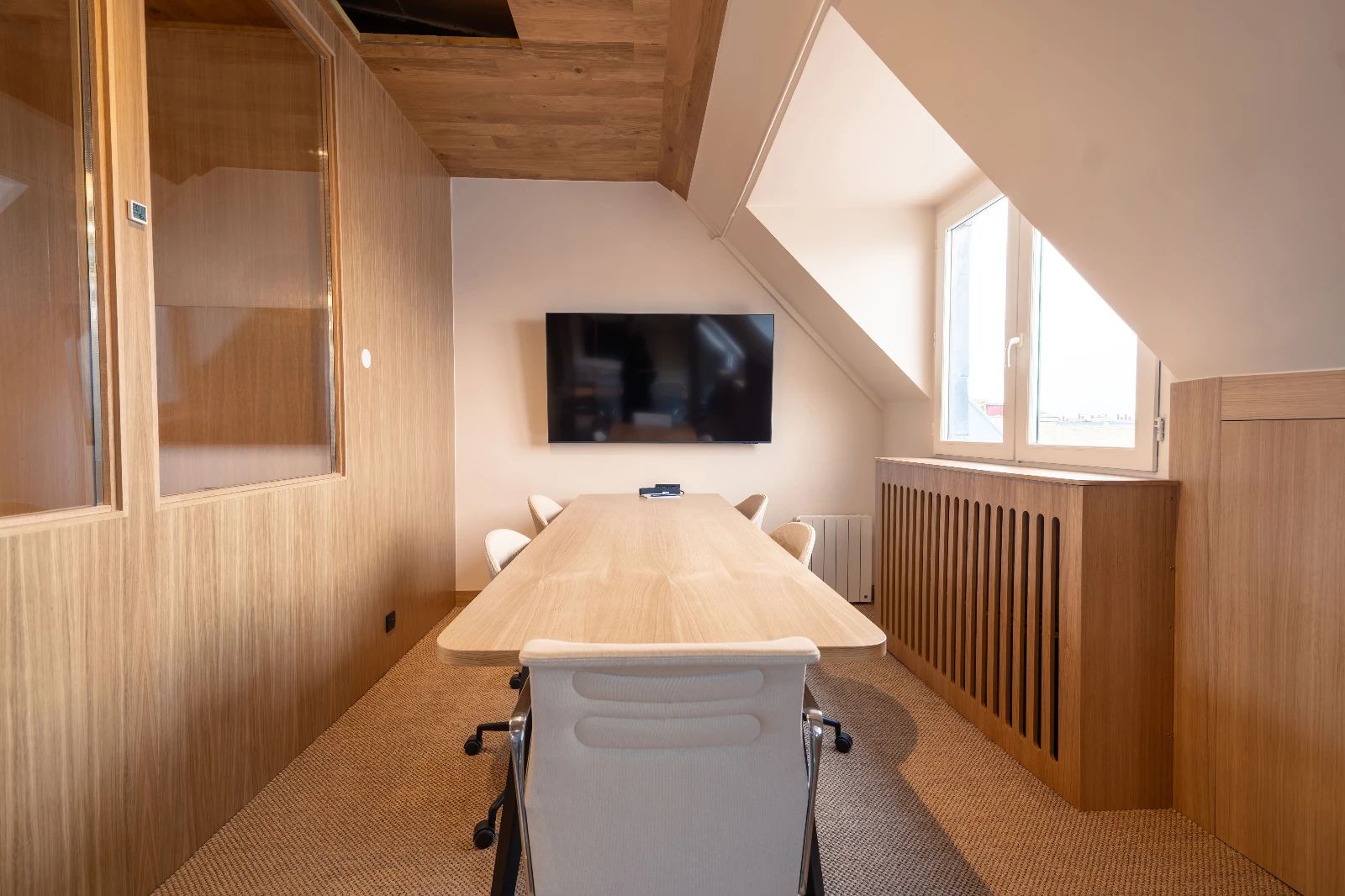 Bureau opéré · 1 à 14 postes · rue d'Uzès, Paris 2e — photo 3/17
