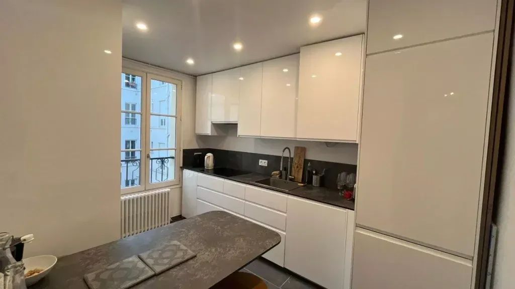 Bureau opéré · 4 à 5 postes · rue de Surène, Paris 8e — photo 5/6