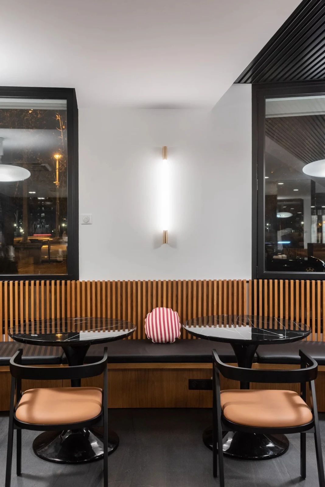 Coworking · 502 postes · cours Albert-Iᵉʳ, Paris 8e — photo 6/17