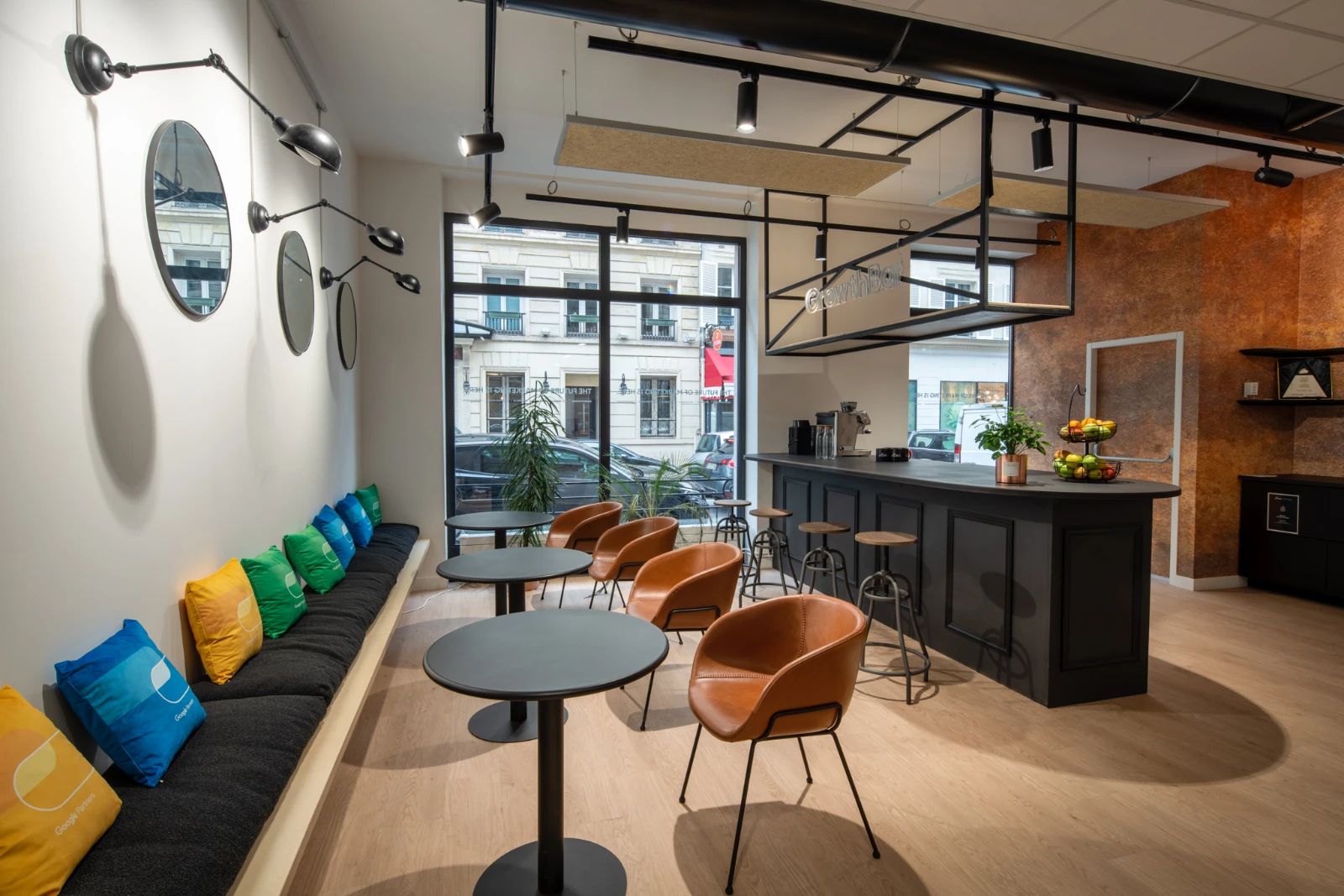 Bureau opéré · 19 à 45 postes · rue de Liège, Paris 9e — photo 2/6