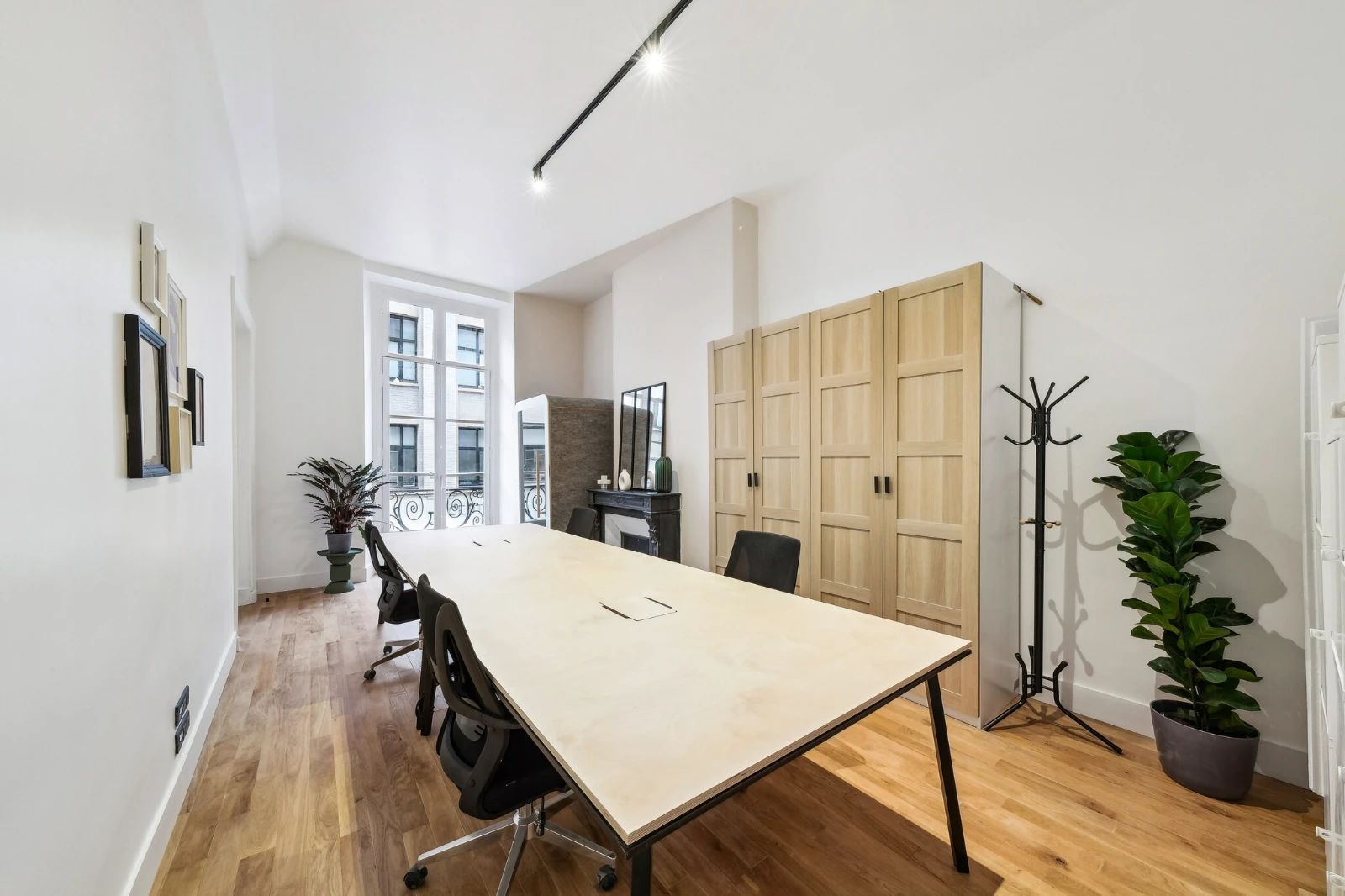 Bureau opéré · 20 à 26 postes · rue d'Aboukir, Paris 2e — photo 2/11