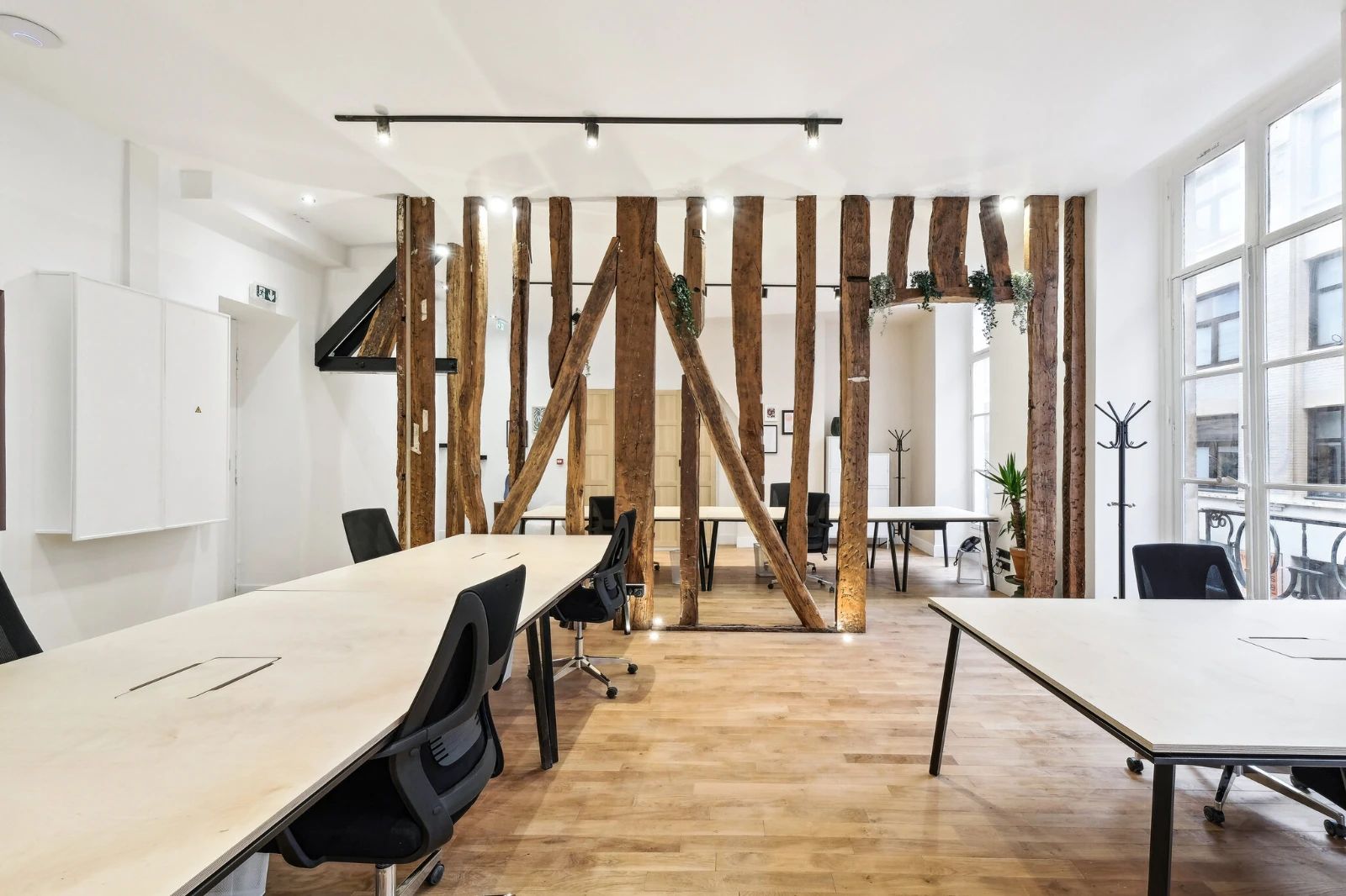 Bureau opéré · 20 à 26 postes · rue d'Aboukir, Paris 2e — photo 7/11