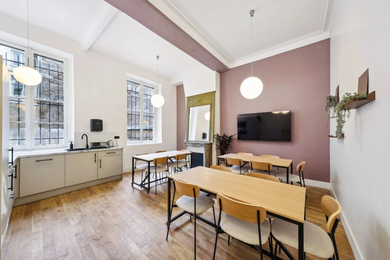 Bureau opéré · 20 à 26 postes · rue d'Aboukir, Paris 2e — photo 9/11