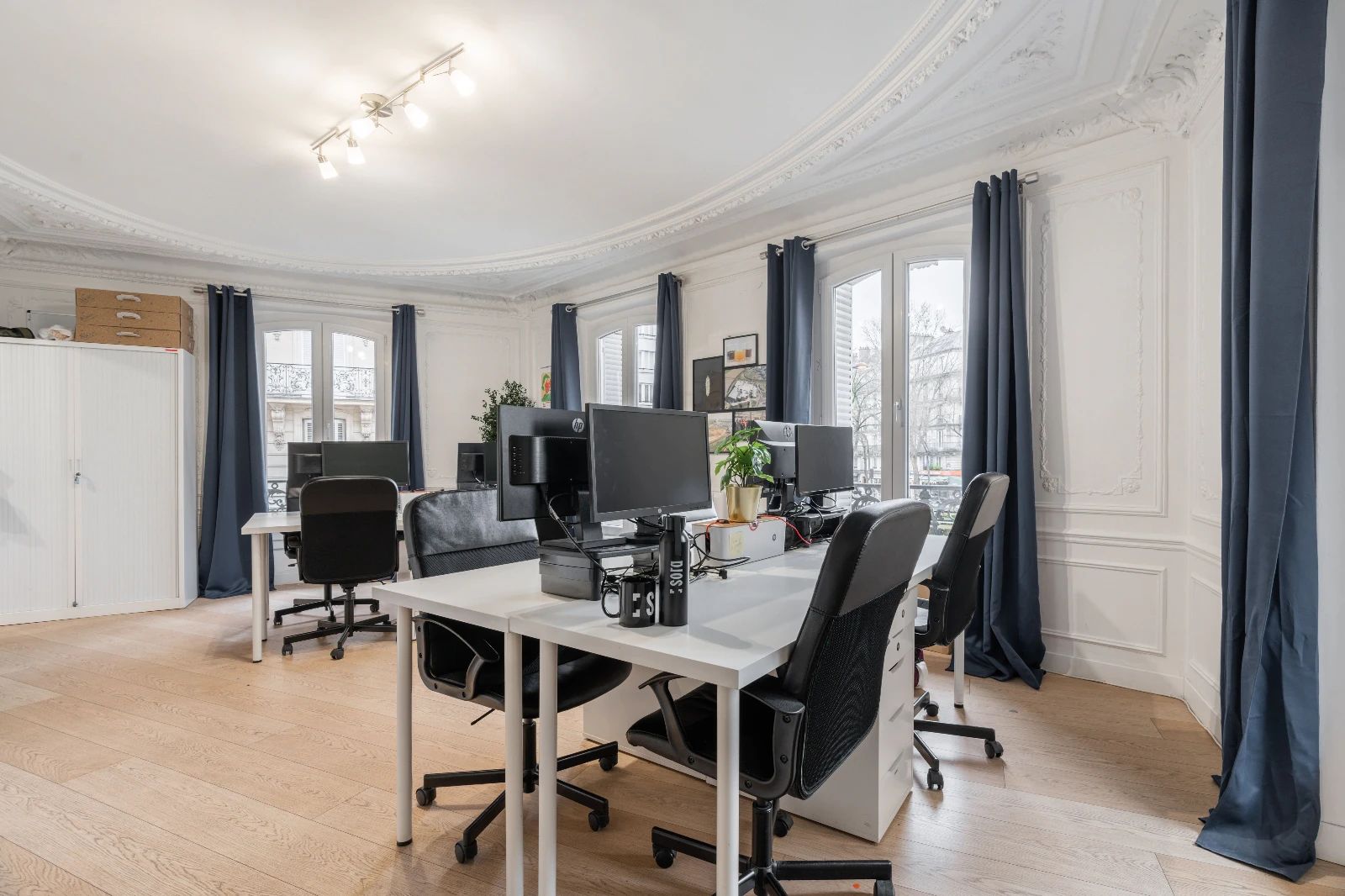 Bureau opéré · 6 à 8 postes · rue de Maubeuge, Paris 10e — photo 1/6